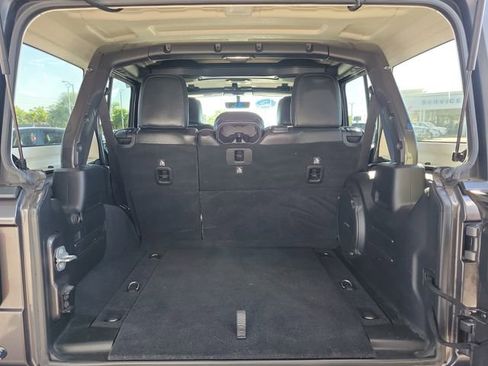 Used 2019 Jeep Wrangler Unlimited Rubicon AWD/4WD image 7