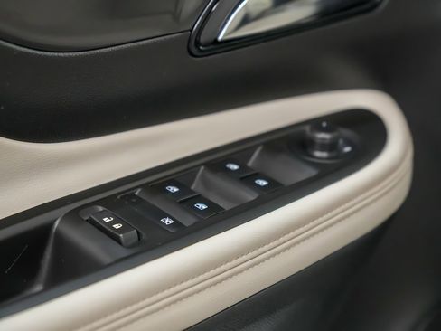 Used 2017 Buick Encore Premium w/ Experience Buick Package image 20