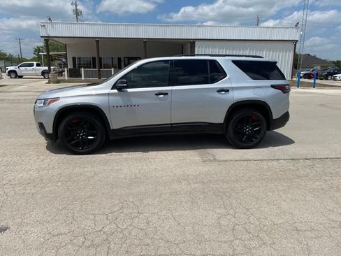 Used 2020 Chevrolet Traverse Premier w/ Redline Edition FWD image 3