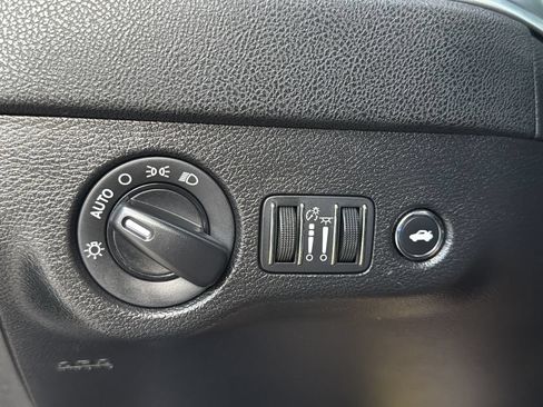Used 2021 Dodge Charger SXT w/ Leather Interior Group RWD image 28