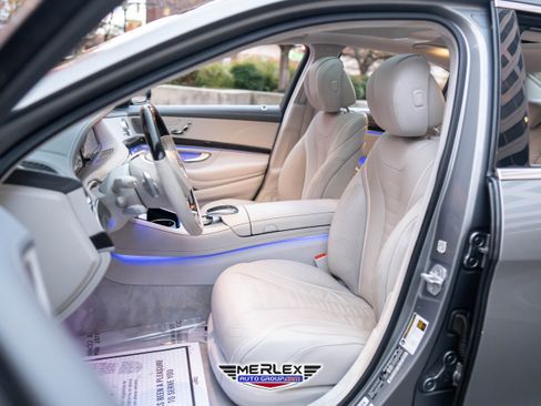 Used 2015 Mercedes-Benz S 550 Sedan w/ Sport Package w/ Sport Package image 16
