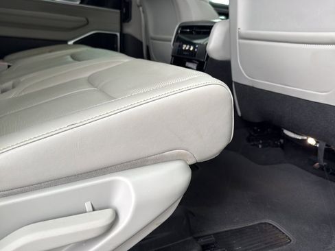Used 2024 Jeep Wagoneer L Series II RWD image 26