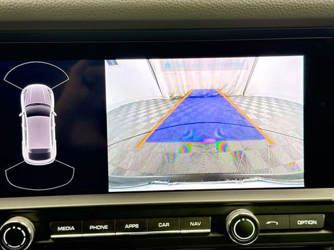 Used 2021 Porsche Macan image 15