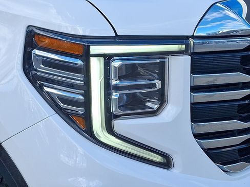 Used 2023 GMC Sierra 1500 SLT w/ SLT Premium Package image 9