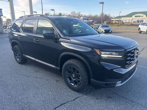 New 2025 Honda Pilot TrailSport image 7