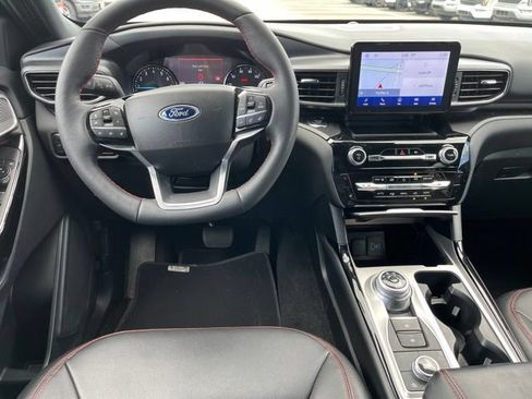 Used 2023 Ford Explorer ST-Line AWD/4WD image 13