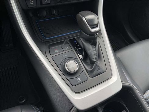 Used 2022 Toyota RAV4 XSE image 32