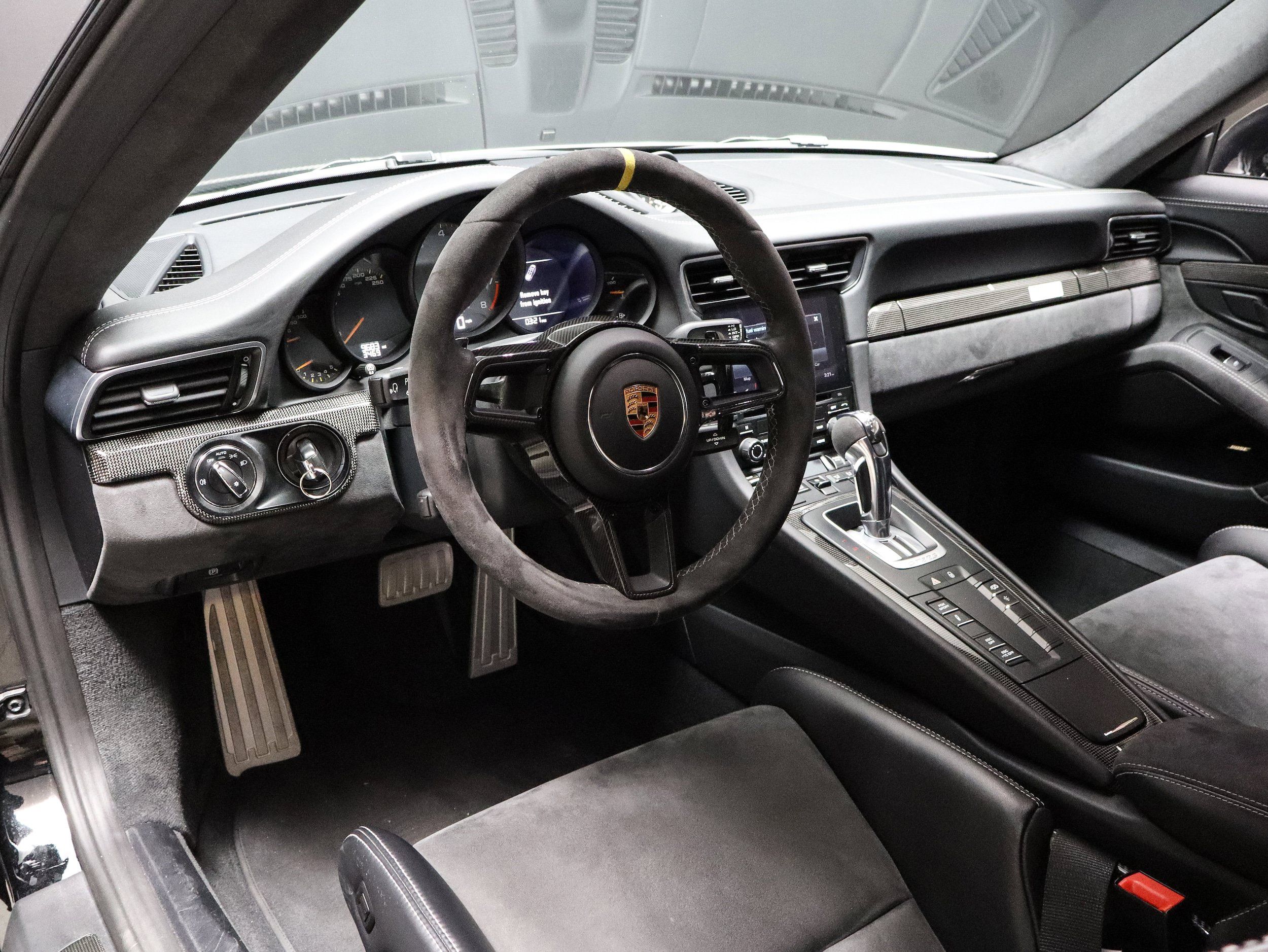 Certified 2018 Porsche 911 GT2 RS RWD image 24