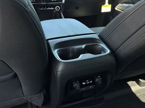 Used 2026 Chevrolet Traverse LT w/ Sun and Wheel Package FWD image 21