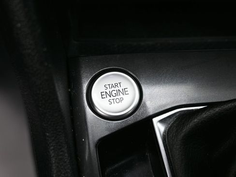 Used 2023 Volkswagen Tiguan SE image 27