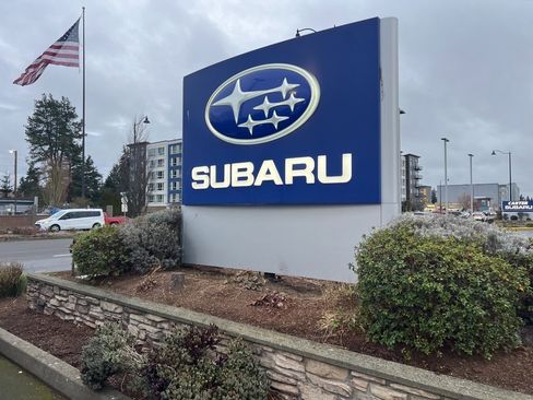 Used 2025 Subaru Outback Premium image 10