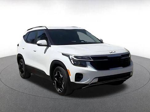 Used 2025 Kia Seltos S image 2