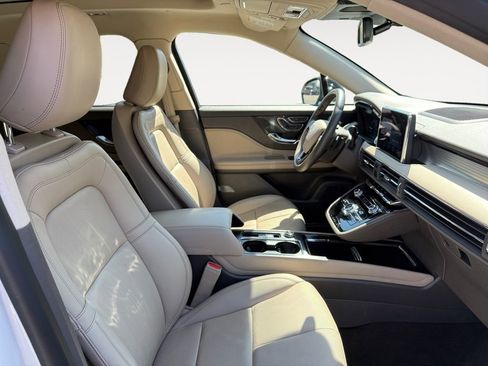 Used 2022 Lincoln Corsair AWD w/ Premium Package image 15