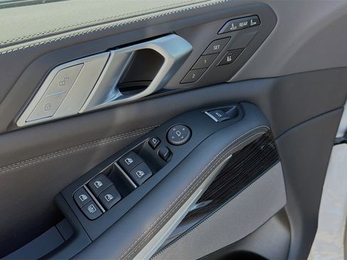 New 2026 BMW X7 xDrive40i w/ M Sport Package image 23