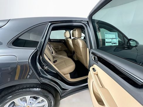 Certified 2026 Porsche Macan AWD/4WD image 29