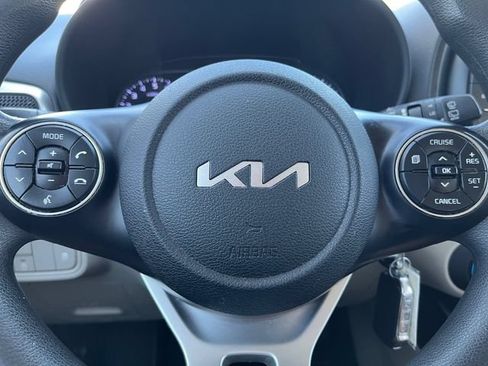 Used 2022 Kia Soul LX w/ Technology Package FWD image 5