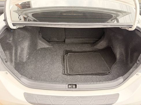 Used 2016 Toyota Corolla L FWD image 14