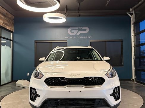 Used 2022 Kia Niro LXS image 8