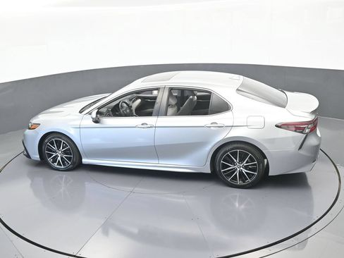 Used 2021 Toyota Camry SE w/ Cold Weather Package AWD/4WD image 45
