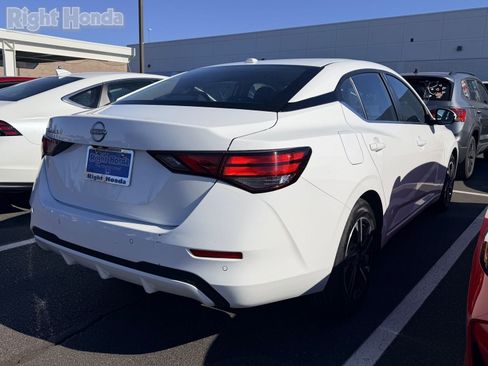Used 2025 Nissan Sentra SV FWD image 4