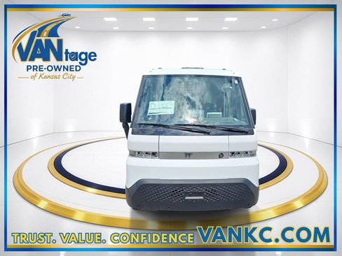 Used 2024 Chevrolet Brightdrop 400 w/ Commercial Equipment Package AWD/4WD image 2