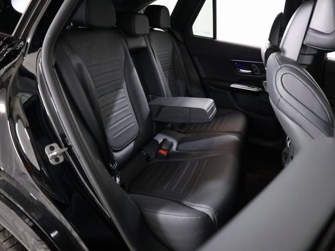 Used 2024 Mercedes-Benz GLC 300 4MATIC image 43