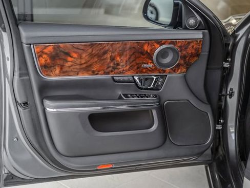 Used 2018 Jaguar XJ R-Sport image 48