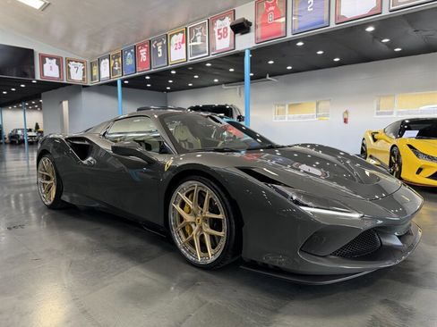 Used 2022 Ferrari F8 Tributo image 4