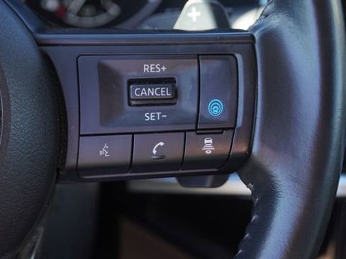 Used 2024 Nissan Pathfinder SV image 30