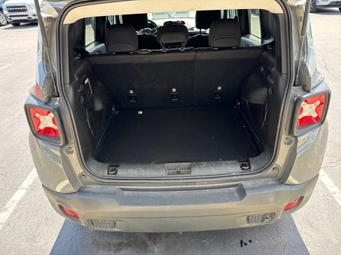 Used 2021 Jeep Renegade Sport w/ Sport Appearance Group AWD/4WD image 8