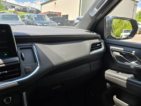 Used 2024 Chevrolet Suburban LT AWD/4WD image 25