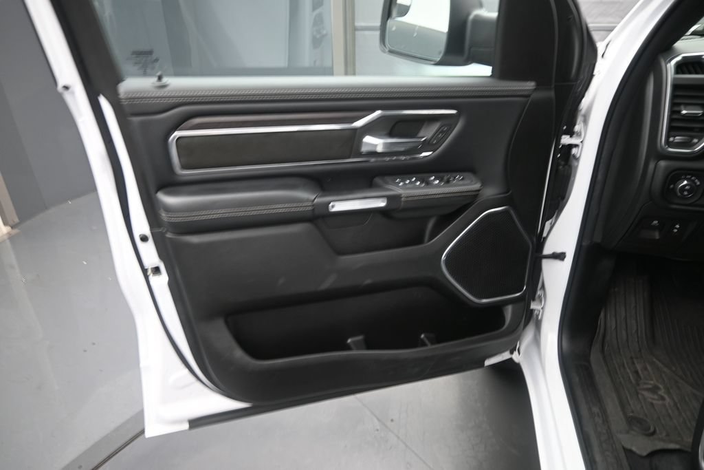Used 2025 RAM 1500 Laramie w/ Sport Appearance Package AWD/4WD image 21