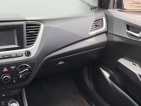 Used 2022 Hyundai Accent SE FWD image 15