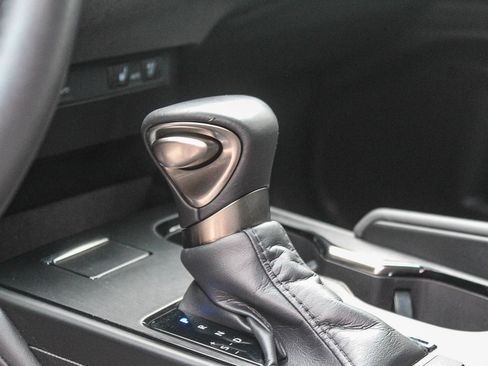 Used 2025 Lexus ES 300h w/ Premium Package image 22