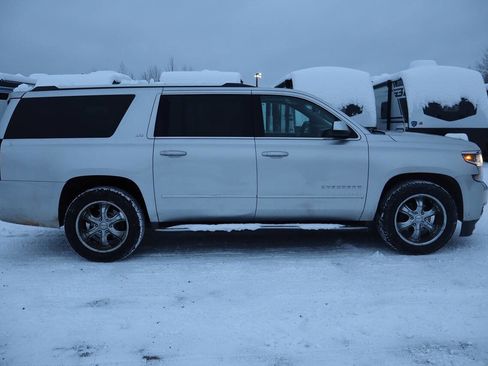 Used 2015 Chevrolet Suburban LTZ image 6