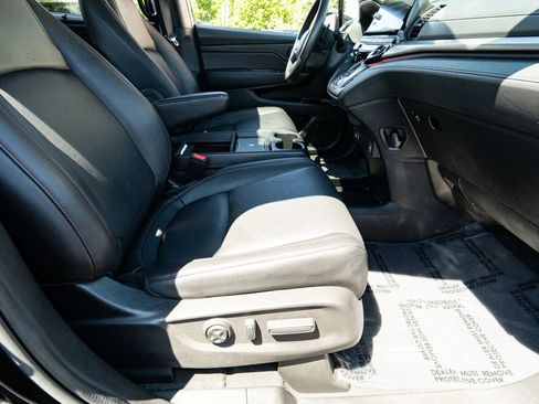 Used 2025 Honda Odyssey Sport-L image 12