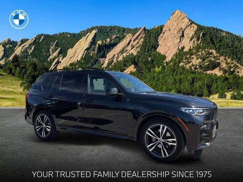 Used 2022 BMW X7 xDrive40i w/ M Sport Package AWD/4WD image 1