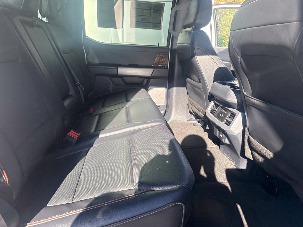 Used 2024 Ford F250 Lariat w/ Sport Appearance Package AWD/4WD image 32