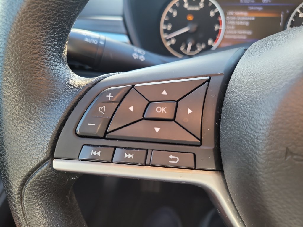 Used 2025 Nissan Altima 2.5 SV FWD image 30