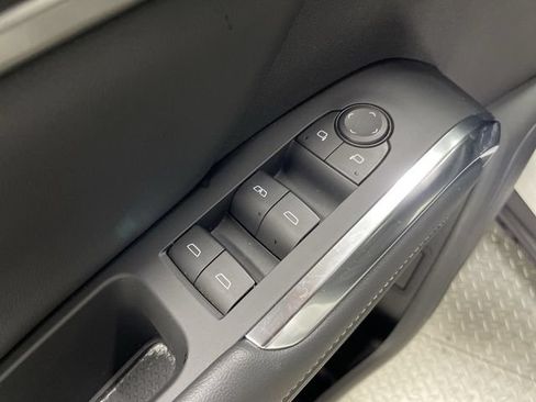 Used 2025 Chevrolet Traverse LT AWD/4WD image 13
