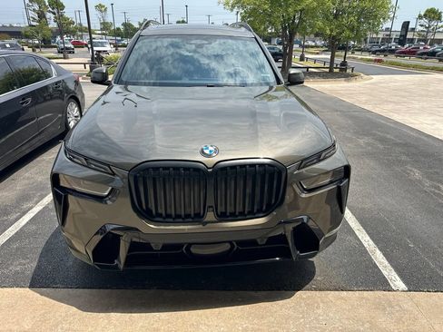 Used 2023 BMW X7 xDrive40i w/ Executive Package AWD/4WD image 2