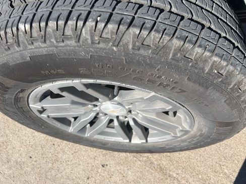 Used 2024 Chevrolet Colorado LT image 15