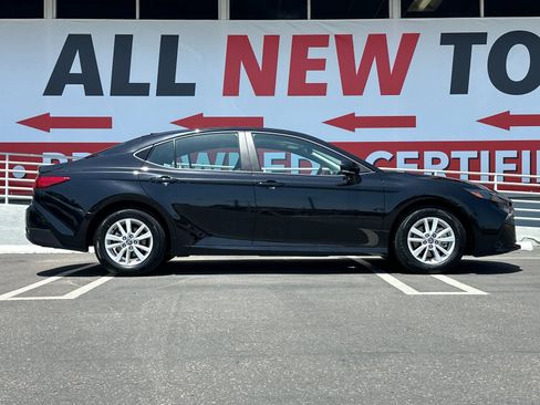 Used 2026 Toyota Camry LE FWD image 6