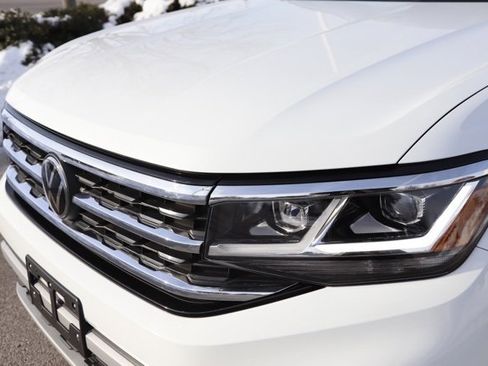 Used 2023 Volkswagen Atlas SE w/ Black Wheel Package image 10