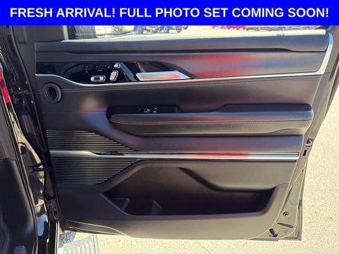 Used 2024 Jeep Grand Wagoneer Series II Obsidian w/ Quick Order Packagew 28T AWD/4WD image 41