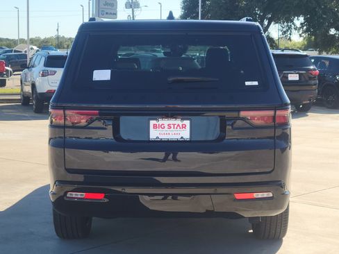 New 2025 Jeep Wagoneer L Series II w/ Premium Group I image 6