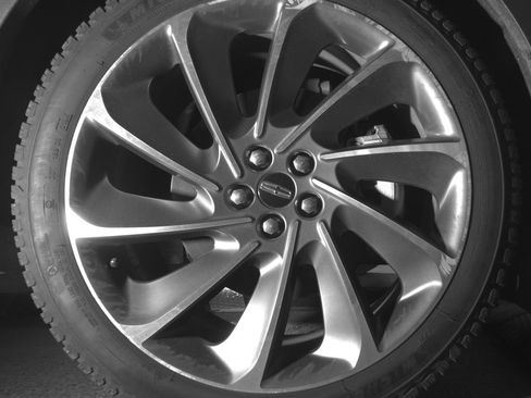 Used 2020 Lincoln Nautilus Reserve w/ Equipment Group 201A FWD image 10