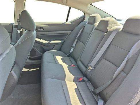 Used 2025 Nissan Altima 2.5 SV image 13