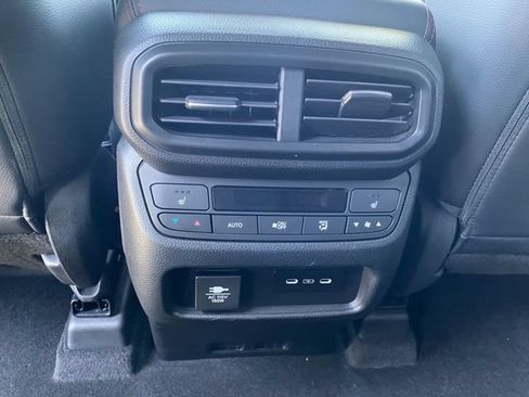 Certified 2025 Honda Pilot Black Edition image 16