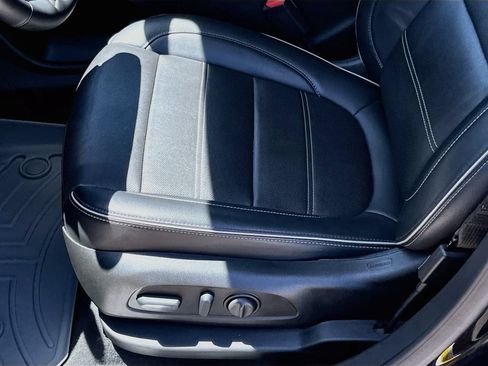 Used 2023 GMC Acadia Denali w/ Denali Ultimate Package FWD image 20